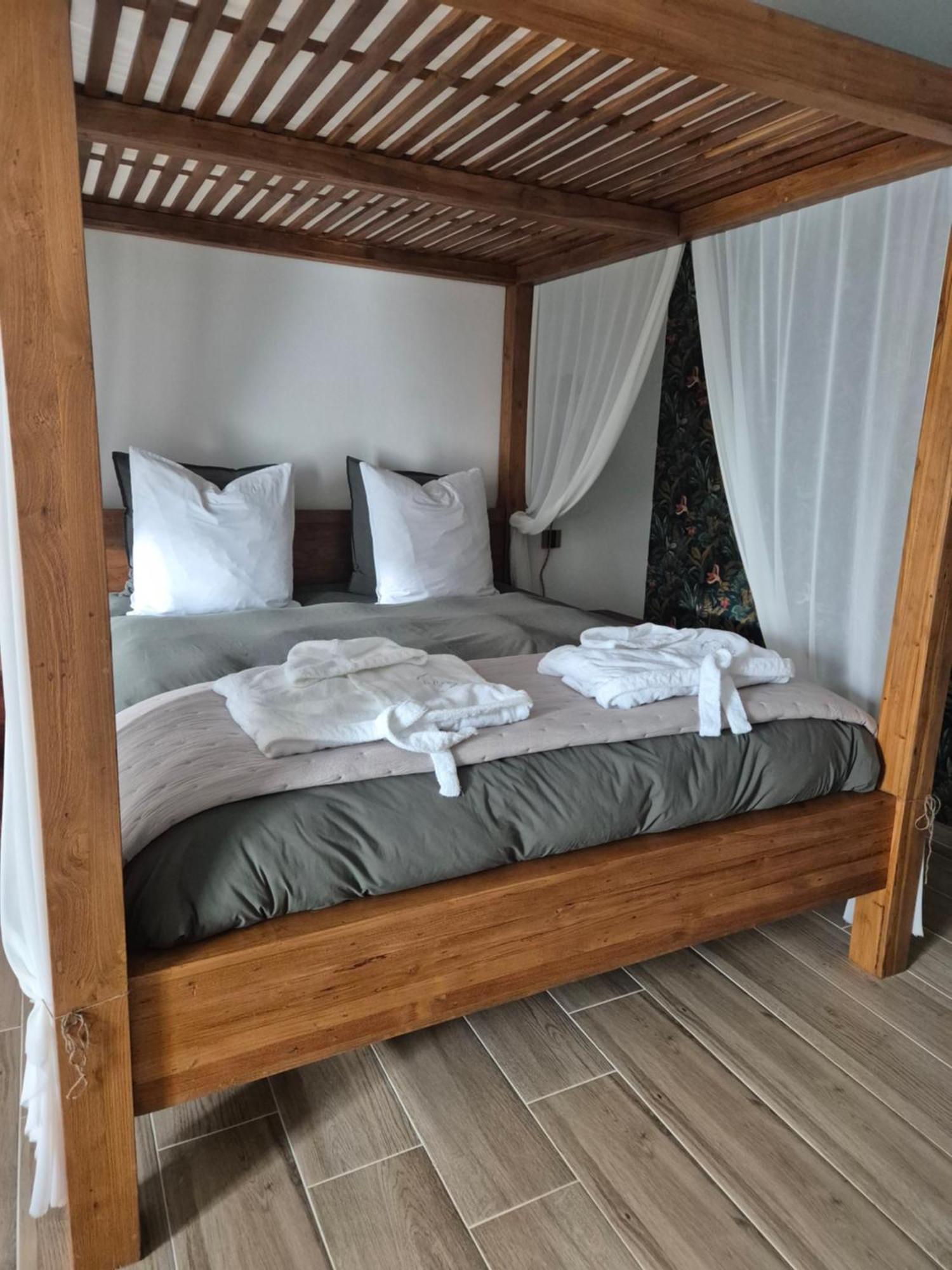 Le Cocoon - Jacuzzi, Sauna Et Piscine Privee Карпантра Екстер'єр фото